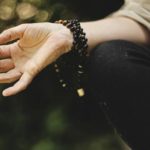 『瞑想に集中できない』という人へ 住職から学んだ瞑想のコツを紹介